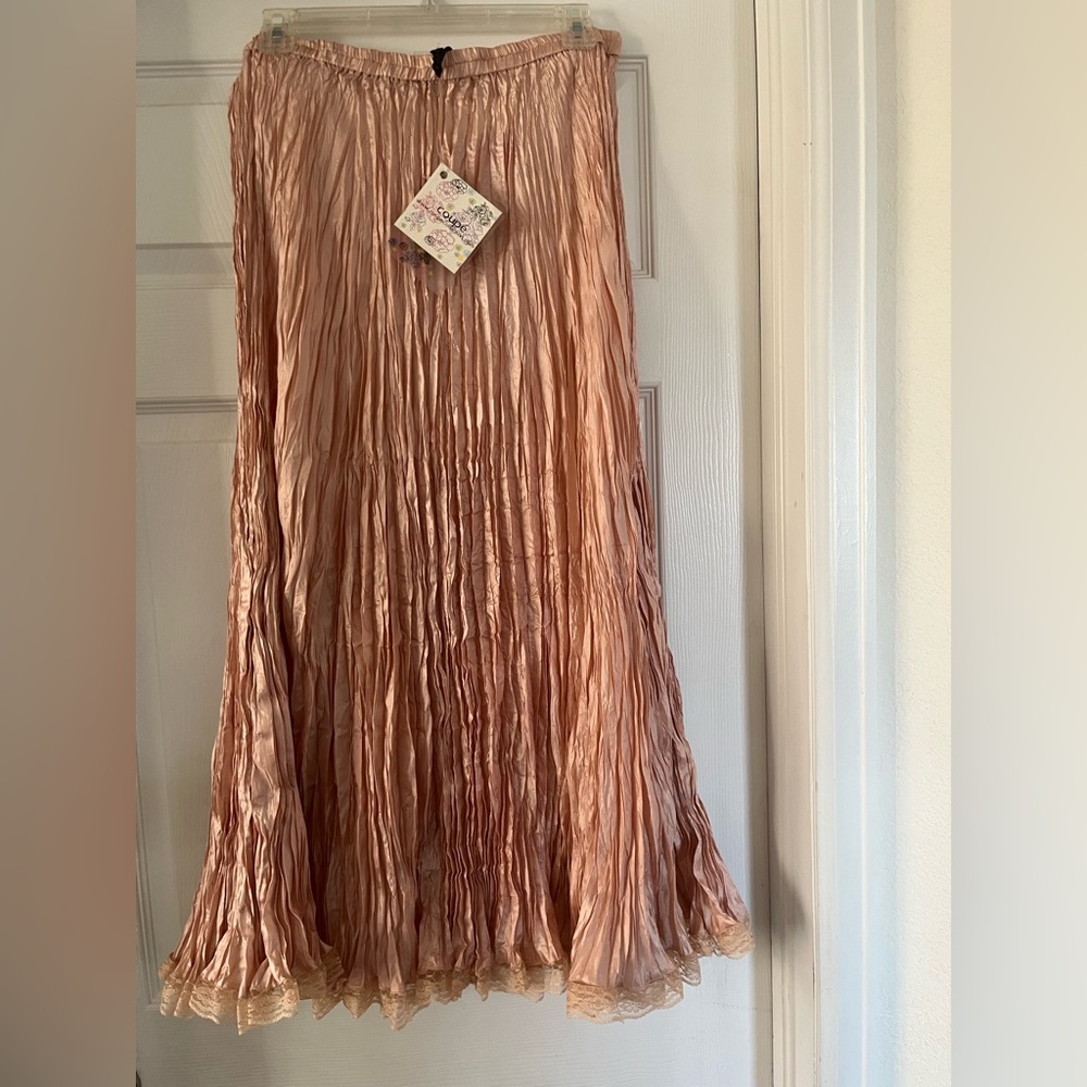 NWT Coupe Collection Blush Pink Pleated Skirt, Size L